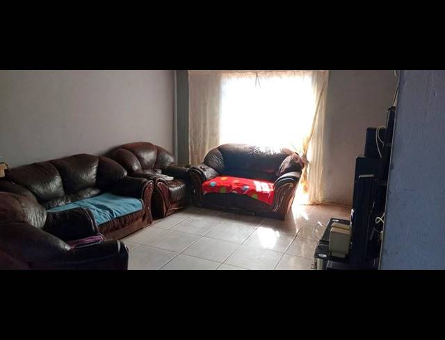 3 BEDROOM HOUSE FOR SALE IN TSHEPISONG